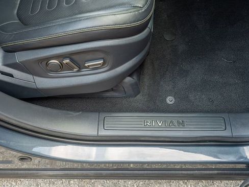 Used 2022 Rivian R1T Launch Edition image 44