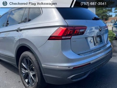 Used 2024 Volkswagen Tiguan SE AWD/4WD image 9