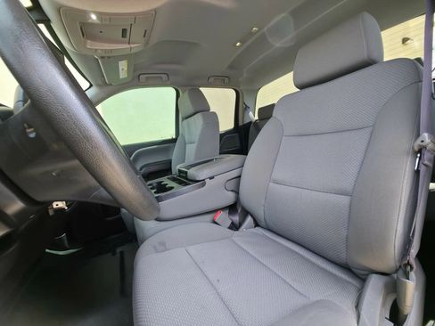 Used 2017 Chevrolet Silverado 1500 Custom w/ Custom Convenience Package RWD image 11