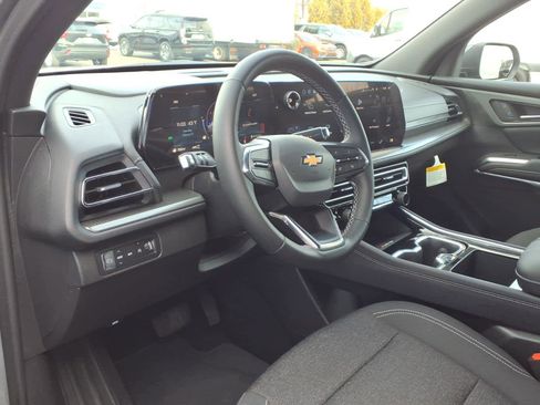 Used 2026 Chevrolet Traverse LT w/ Driver Confidence Package AWD/4WD image 9