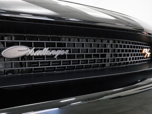 Used 2022 Dodge Challenger R/T Scat Pack RWD image 9