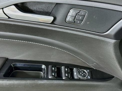 Used 2014 Ford Fusion Titanium FWD image 22