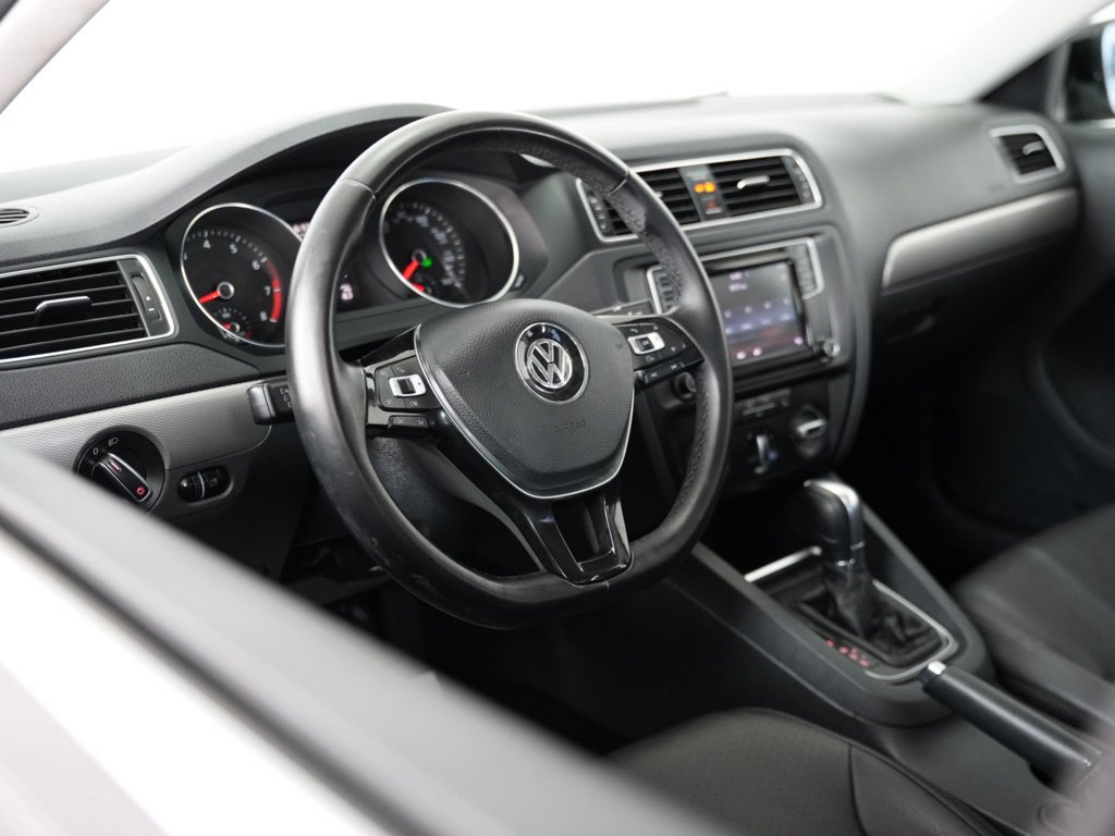 Used 2017 Volkswagen Jetta SE FWD image 9