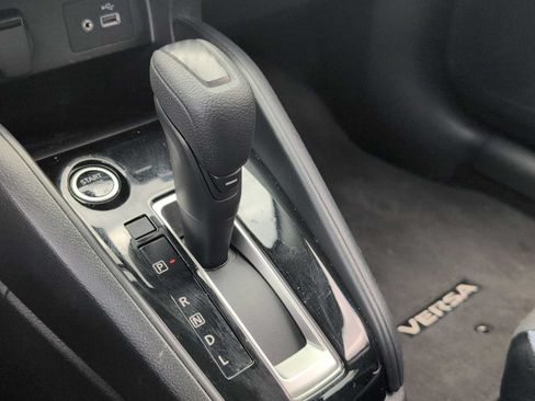 Used 2025 Nissan Versa SV FWD image 28
