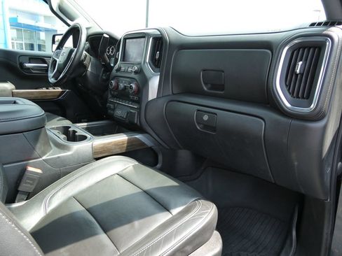 Used 2020 Chevrolet Silverado 1500 LT Trail Boss w/ Midnight Edition AWD/4WD image 15