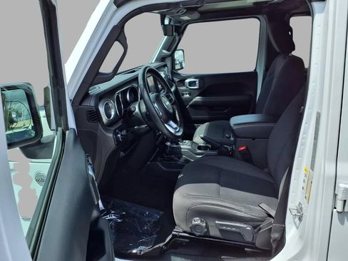Certified 2019 Jeep Wrangler Unlimited Sahara AWD/4WD image 20