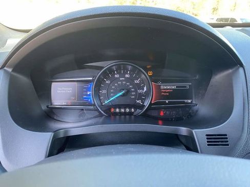 Used 2017 Ford Explorer XLT w/ Equipment Group 202A image 25