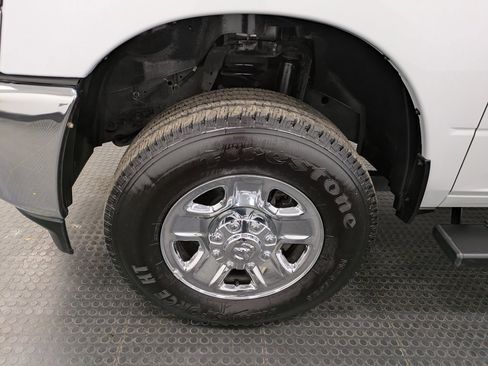 Used 2024 RAM 2500 Tradesman w/ Chrome Appearance Group image 7