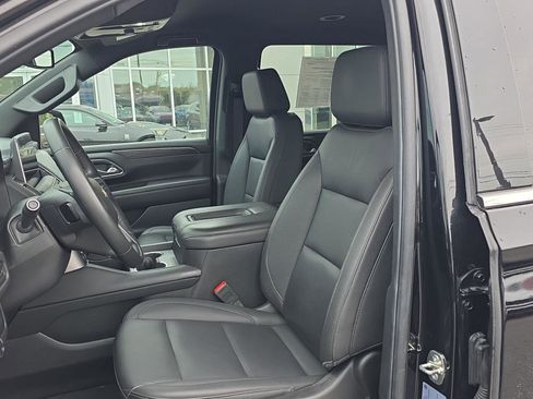 Used 2024 Chevrolet Suburban LT AWD/4WD image 19