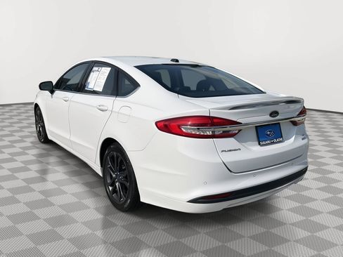 Used 2018 Ford Fusion SE w/ Equipment Group 201A FWD image 12