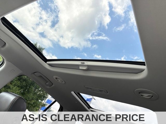 Used 2019 Chevrolet Traverse Premier w/ Driver Confidence II Package FWD image 35