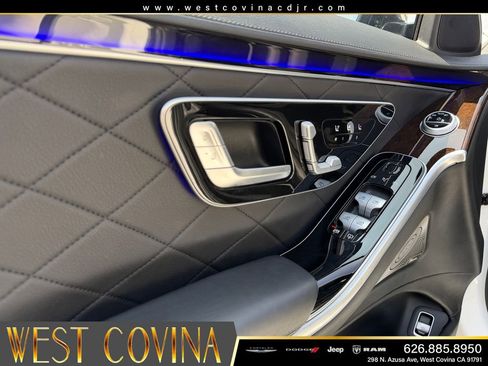 Used 2022 Mercedes-Benz S 580 4MATIC Sedan w/ 3D Technology Package image 14