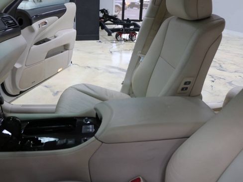 Used 2008 Lexus LS 460 L w/ Preferred Accessory Pkg RWD image 67