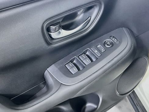 Used 2024 Honda HR-V LX image 17