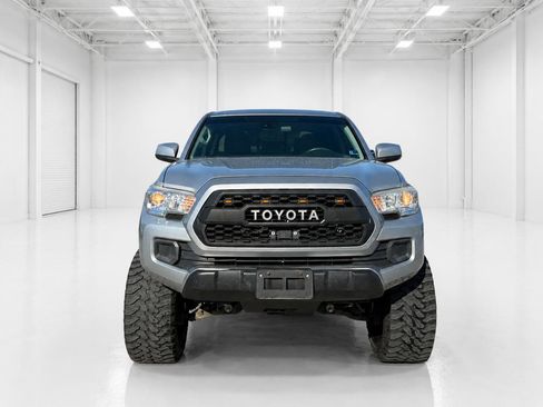 Used 2018 Toyota Tacoma SR w/ SR Convenience Package AWD/4WD image 2