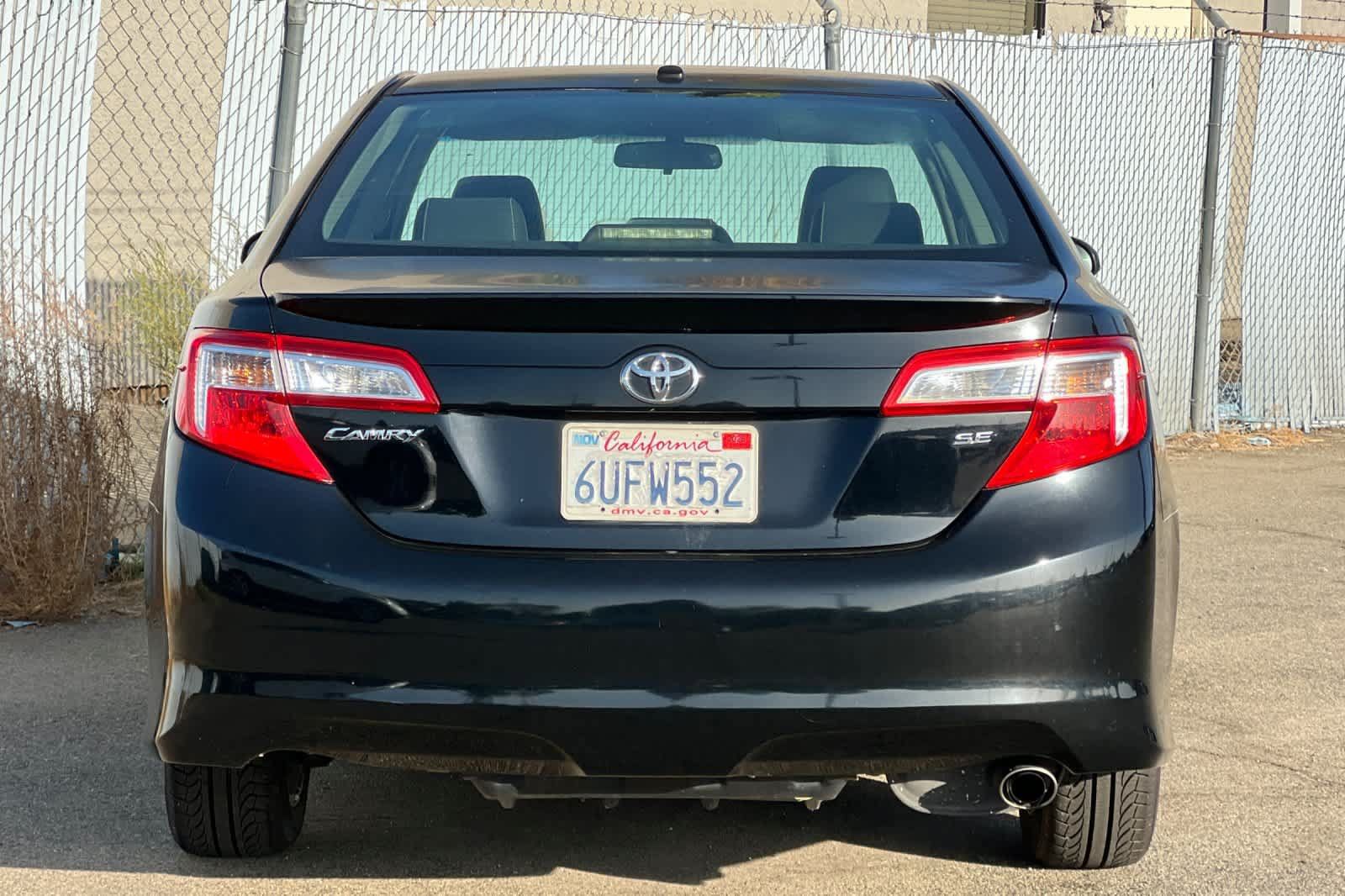 Used 2012 Toyota Camry SE FWD image 4
