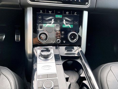 Used 2022 Land Rover Range Rover P525 Westminster Edition image 24