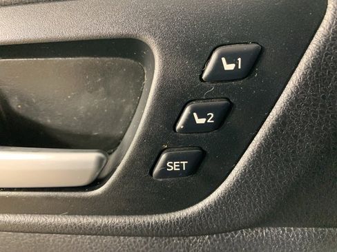 Used 2015 Toyota Highlander Limited image 19