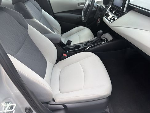 Used 2021 Toyota Corolla LE FWD image 23