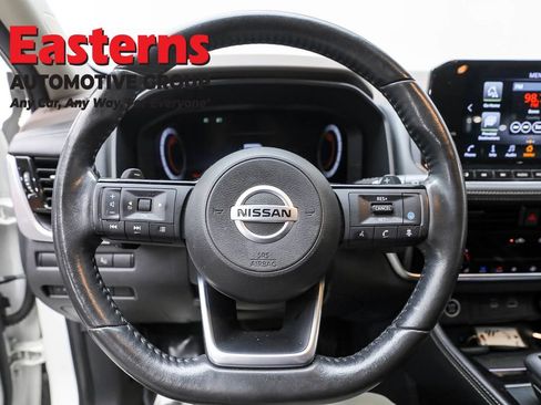 Used 2021 Nissan Rogue Platinum image 10