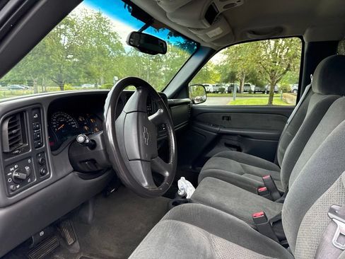 Used 2003 Chevrolet Silverado 2500 LS w/ Skid Plate Package AWD/4WD image 13