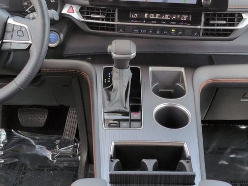 Certified 2024 Toyota Sienna XSE FWD image 19