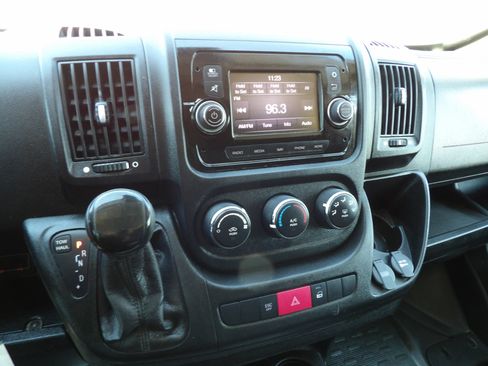 Used 2020 RAM ProMaster 2500 w/ Interior Convenience Group FWD image 18