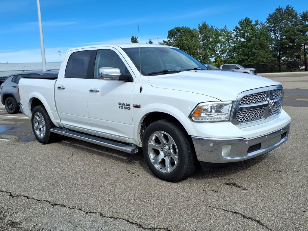 Used 2017 RAM 1500 Laramie AWD/4WD image 3