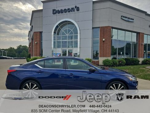 Used 2019 Nissan Altima 2.5 SR w/ SR Premium Package AWD/4WD image 1