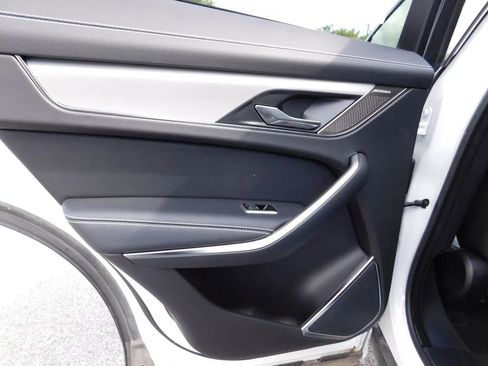 Used 2025 Jaguar F-PACE R-Dynamic S image 9