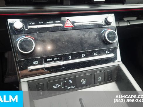 Used 2025 Hyundai Santa Fe Calligraphy FWD image 9