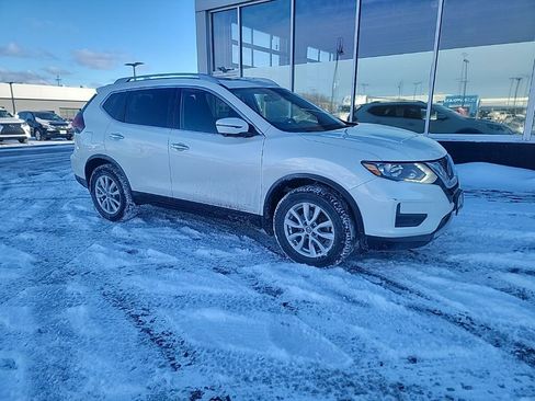 Used 2018 Nissan Rogue SV w/ Sun & Sound Touring Package image 7