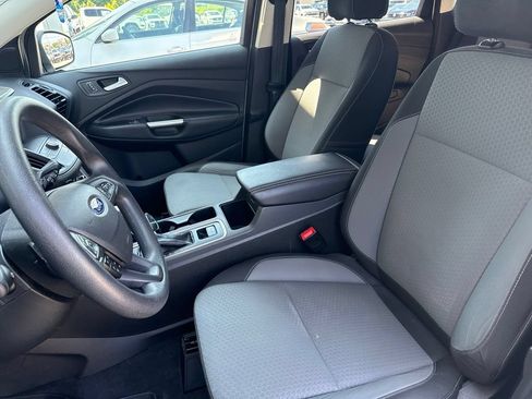 Used 2017 Ford Escape SE w/ Equipment Group 201A AWD/4WD image 6