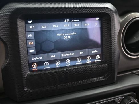 Used 2020 Jeep Wrangler Unlimited Sport S image 18