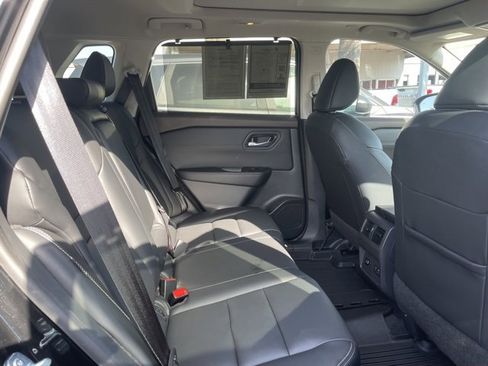 Used 2023 Nissan Rogue SL w/ SL Premium Package image 23