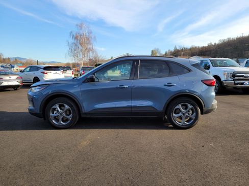 Used 2025 Ford Escape ST-Line w/ Cold Weather Package image 8