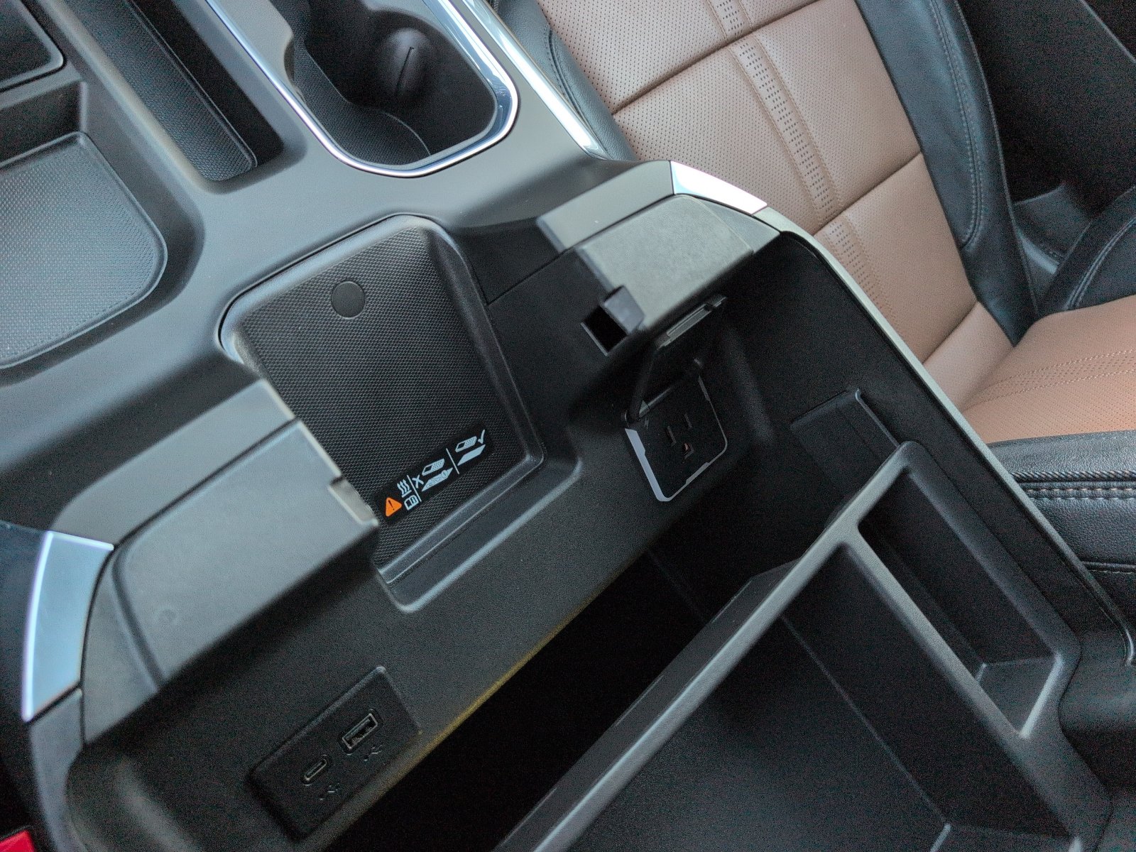 Used 2025 Chevrolet Silverado 1500 High Country AWD/4WD image 26
