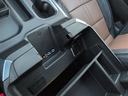 Used 2025 Chevrolet Silverado 1500 High Country AWD/4WD image 26