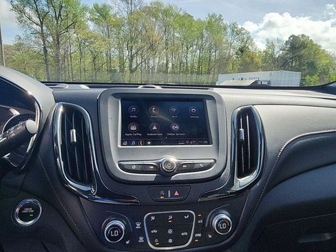 Used 2023 Chevrolet Equinox RS AWD/4WD image 17