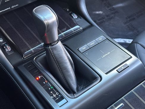 Used 2023 Lexus GX 460 Premium image 16