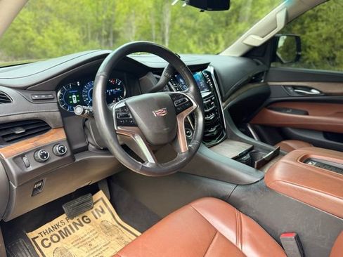 Used 2017 Cadillac Escalade Premium Luxury w/ LPO, Radiant Package AWD/4WD image 9