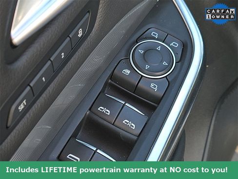 Used 2024 Cadillac XT4 Premium Luxury image 13