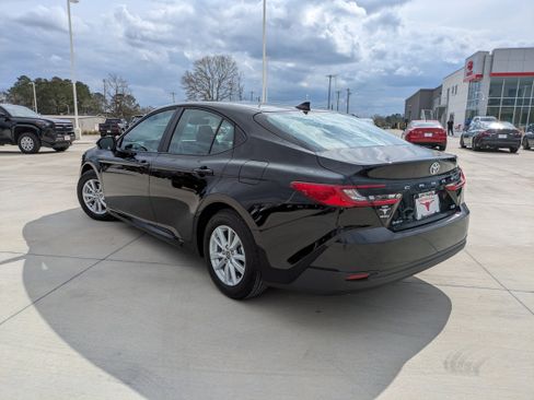 New 2026 Toyota Camry LE image 5