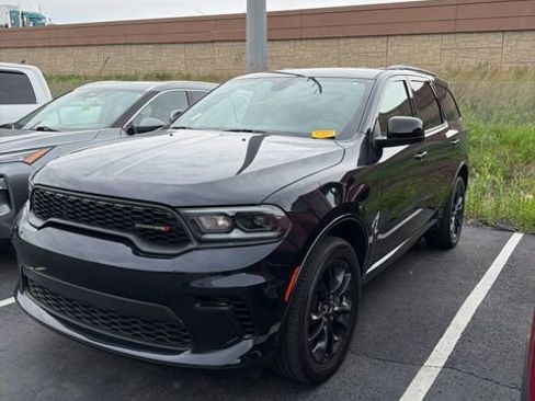 Used 2025 Dodge Durango GT w/ Blacktop Package AWD/4WD image 2