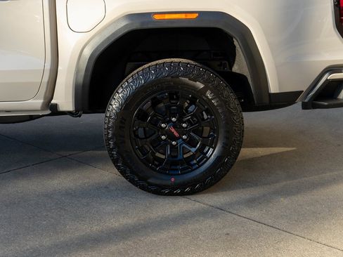 New 2026 GMC Canyon Elevation w/ Convenience Package image 29