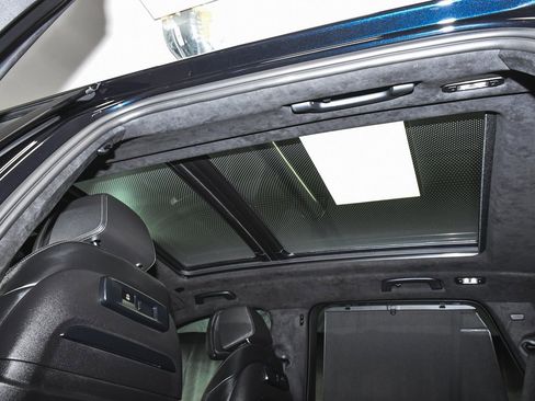 Used 2022 BMW X5 M50i w/ Executive Package image 57