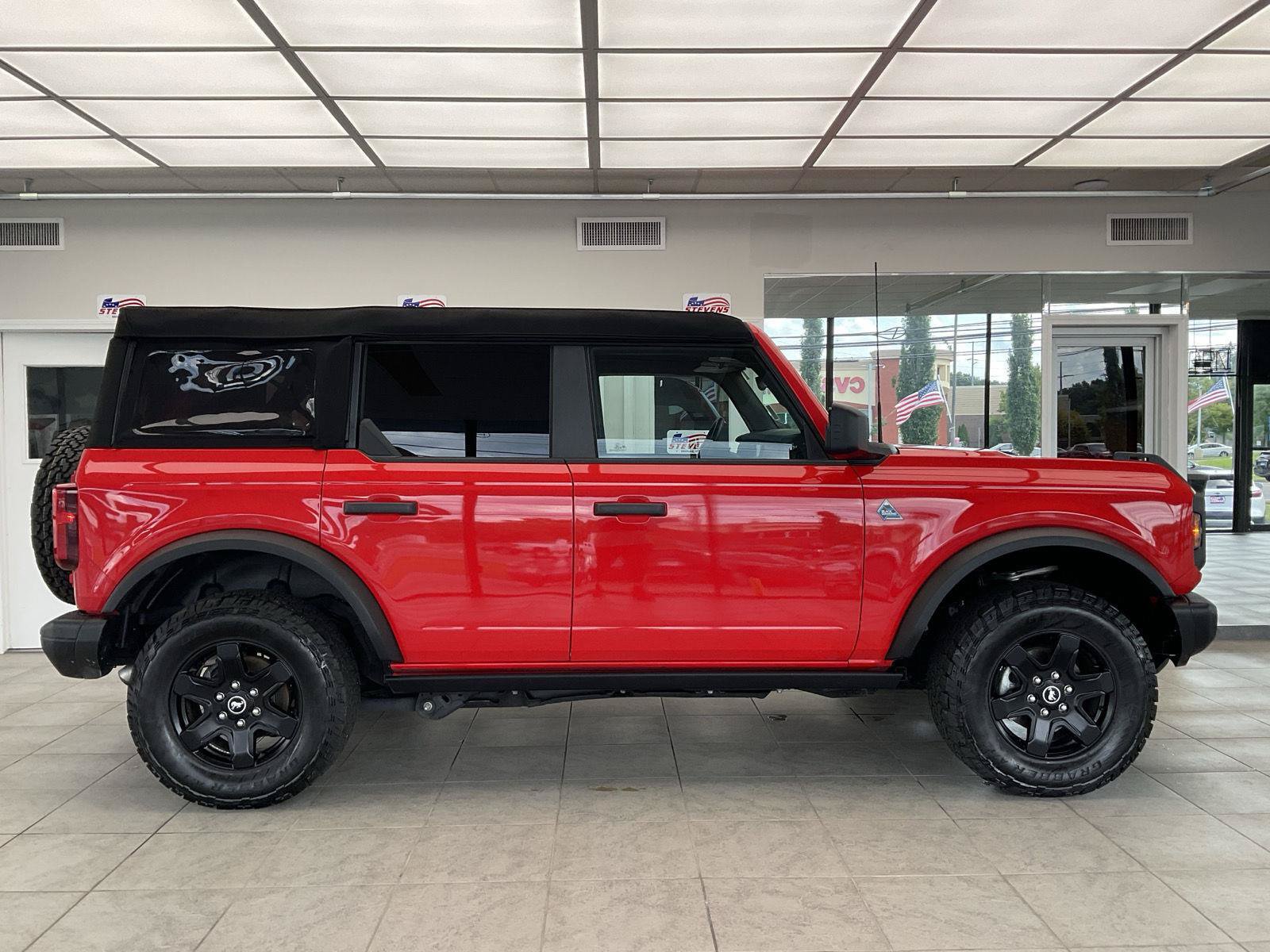 Used 2024 Ford Bronco Black Diamond AWD/4WD image 4