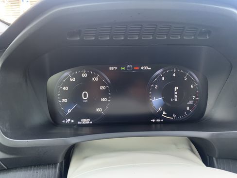 Used 2020 Volvo XC90 T6 Momentum w/ Protection Package AWD/4WD image 21