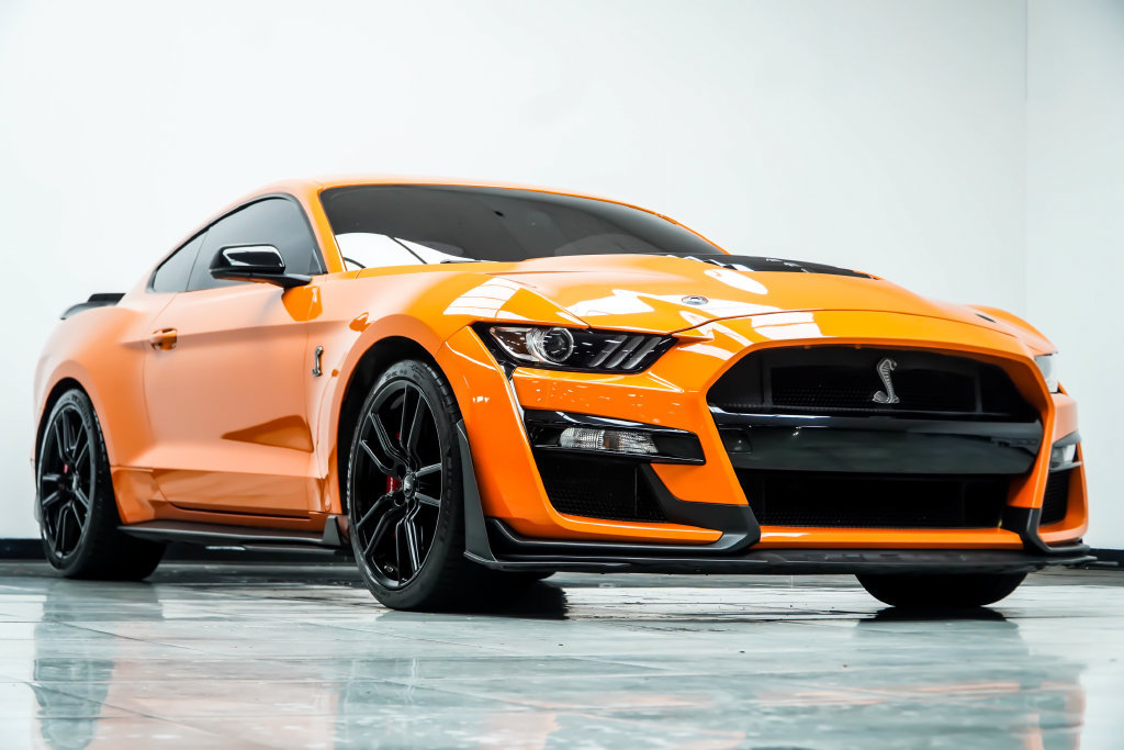 Used 2021 Ford Mustang Shelby GT500 w/ Technology Package RWD image 5
