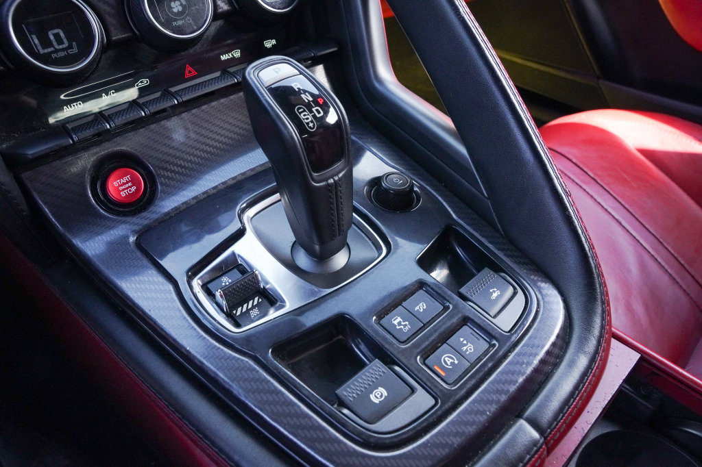 Used 2016 Jaguar F-TYPE R AWD/4WD image 23
